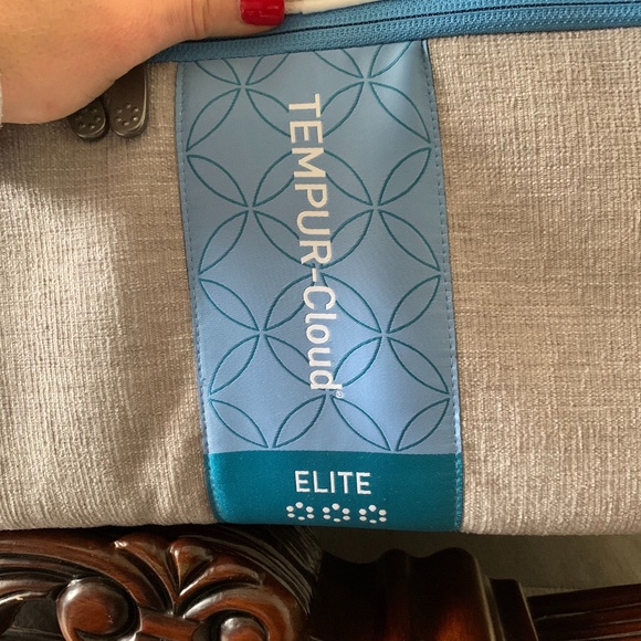 Tempur-pedic Queen sized Cloud Elite Mattress - Picture 5 of 6